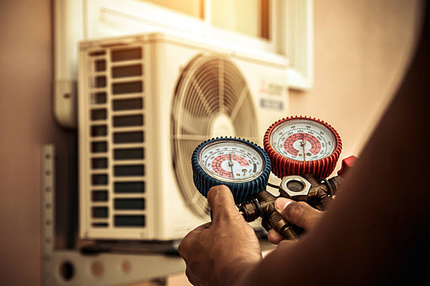 Professional Hvac technician working in Modoc, IN